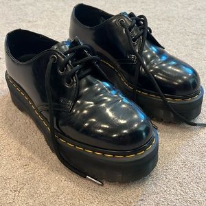 Dr. Martens
1461 Quad platform Shoes